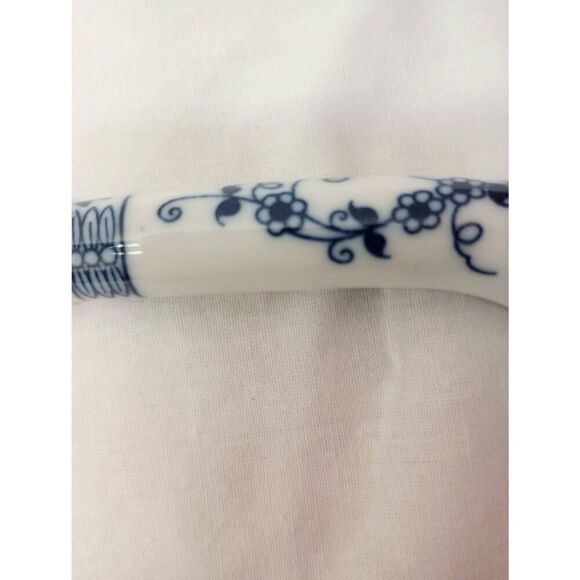 Vintage Lord & Taylor flatware piece ceramic handled cheese knife. Blue and whit - Picture 3 of 5